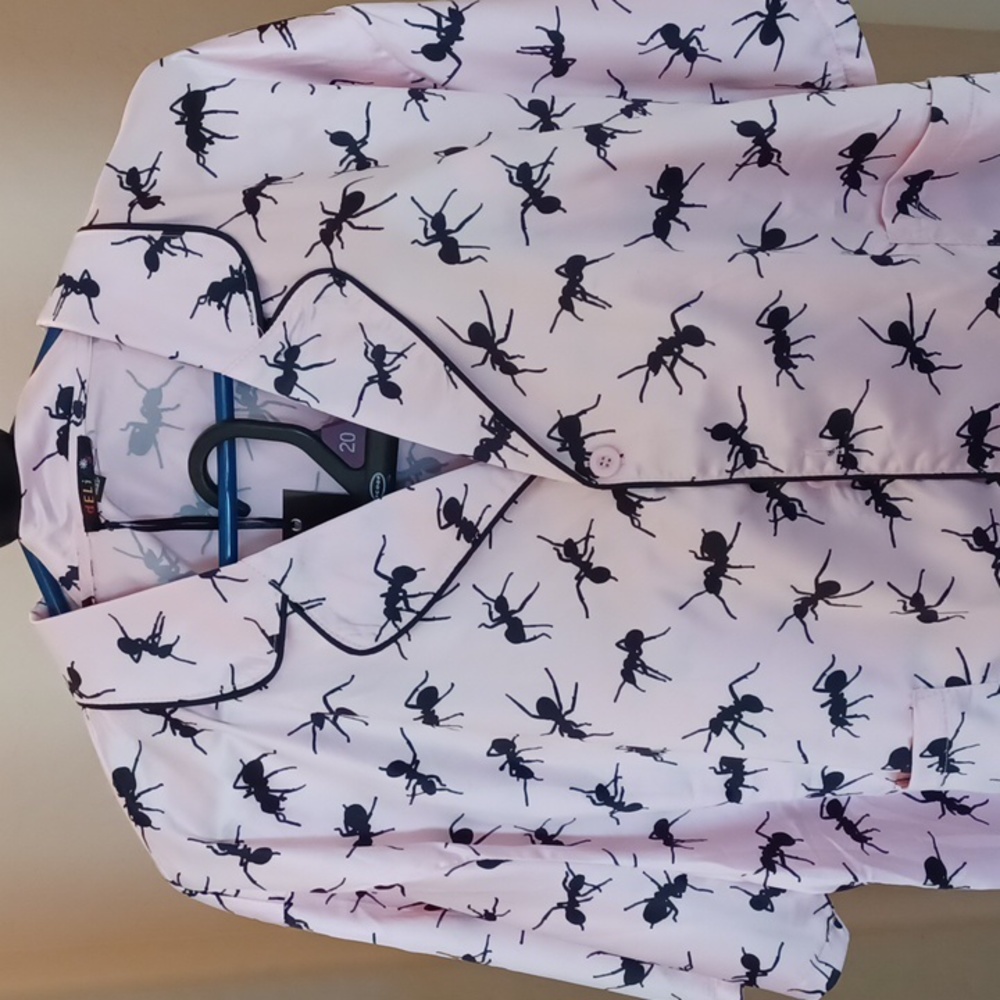 DOLLSKILL 2x Pink satin lounge set with black ants all over.Top/Shorts - Picture 12 of 13